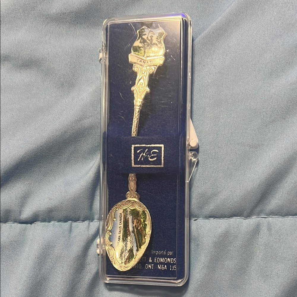 Silver Souvenir Spoon with Crest Niagra Falls Canada